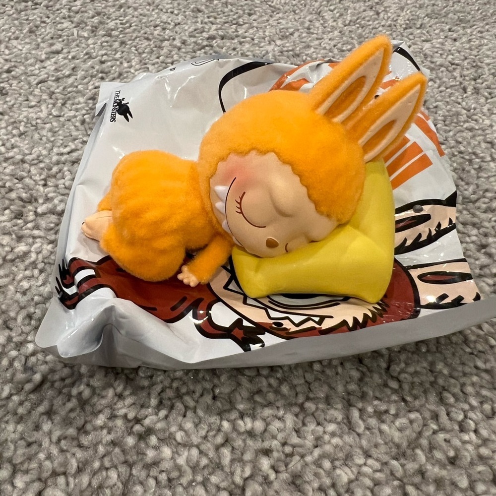 THE MONSTERS 1:00 A.M. Series Figures "Sweet Dream Time" - Picture 5 of 9